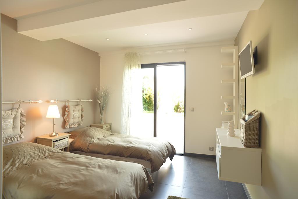 Villa Louancelie B&B Кавалер-сюр-Мер Экстерьер фото
